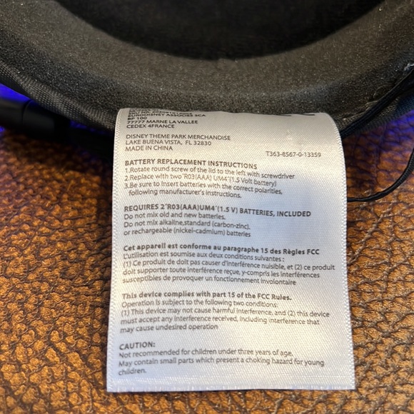 Mickey Mouse Cap Head with Big Ears lights on with batteries (AAA) display use! - Picture 9 of 9